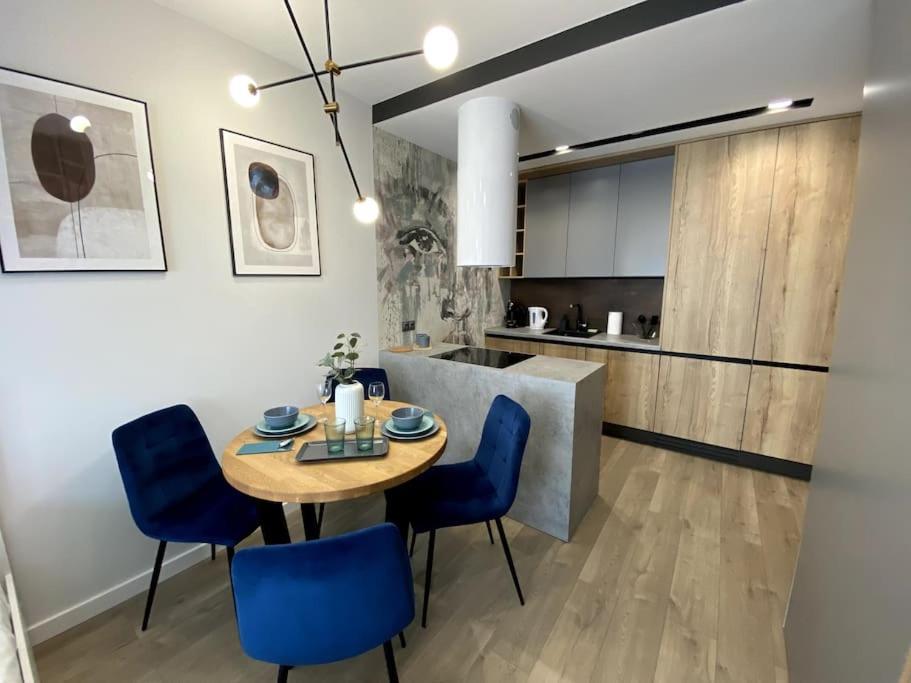 Of The Kings-szmaragd Apartment